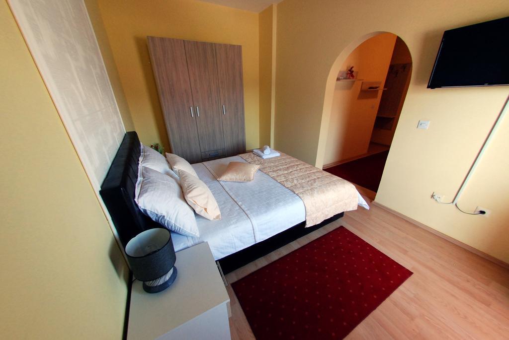 Hotel Arizona Sarajevo Lukavica Exterior photo