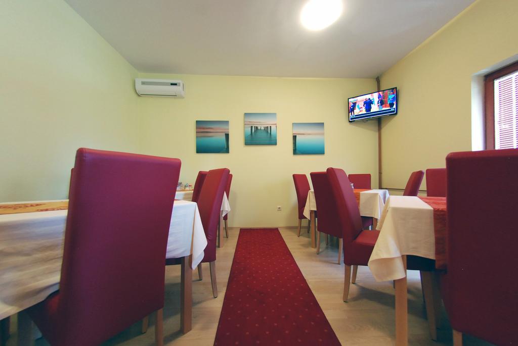 Hotel Arizona Sarajevo Lukavica Exterior photo